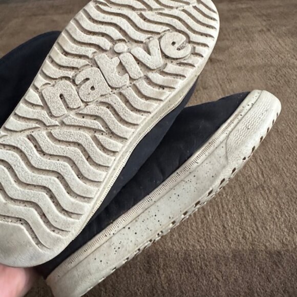 Native Boots size 3 youth - Picture 3 of 3